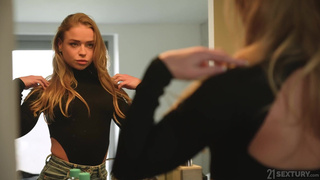 Секс видео: три девушки доводят друг друга до экстаза