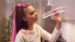 Тугой анал русской студентки Ellis Baileys в жестком порно