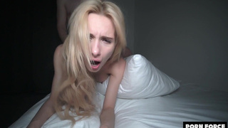 Секс видео Carla Cute – жесткий трах в киску до кремации