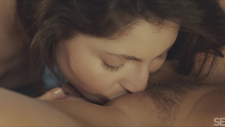 Страстный лесбийский секс Zlata Shine и Helina Dream