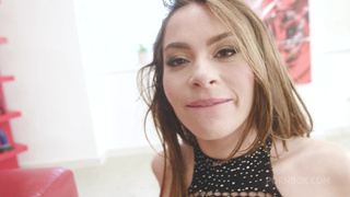 Nicole Aria в жестком межрасовом порно с двумя огромными членами