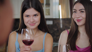 Секс видео с развратными блондинками онлайн