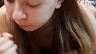 Горячее порно видео онлайн с развратной красоткой