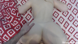 Смотреть онлайн жесткий секс с кончанием на тело