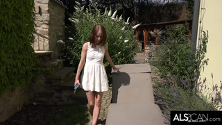 Nata Ocean Public Masturbation – Risky Outdoor Pleasure