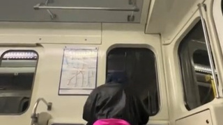 Секс в метро СПб после Алых Парусов – экстремальное порно видео