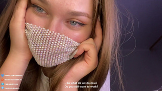 Виртуальное шоу с симпатичной девушкой - секс видео онлайн HD