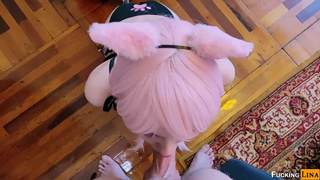 Смотреть эксклюзивное порно с развязной красоткой