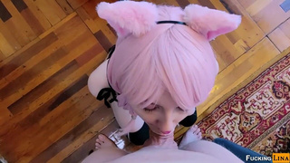 Смотреть эксклюзивное порно с развязной красоткой