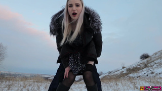 Страстный минет и жесткий трах в позе раком