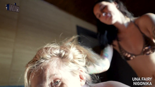 Властная лесбиянка доминирует подругу с резиновым страпоном