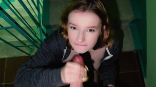 Жесткий трах у лифта — эксклюзивное видео