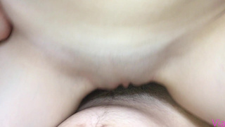 Брат и сестра тайно занимаются сексом - горячее порно видео HD