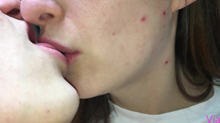 Брат и сестра наряжают елку и занимаются сексом – горячее порно