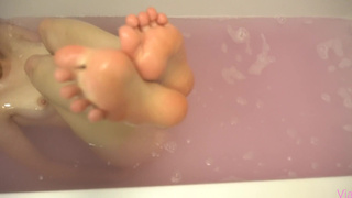 Смотреть онлайн секс с сестрой в ванной