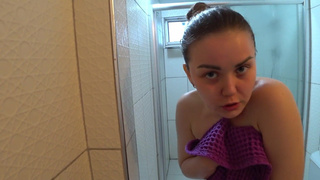 Страстное порно видео - трахнул в душе и доминировал