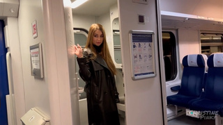 Реальное порно видео с красивой девушкой