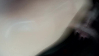 Секс в машине на парковке ТЦ – страстное порно видео с развратной парой