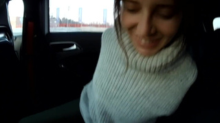 Секс в машине на парковке ТЦ – страстное порно видео с развратной парой