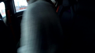 Секс в машине на парковке ТЦ – страстное порно видео с развратной парой