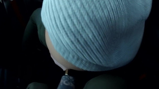 Секс в машине на парковке ТЦ – страстное порно видео с развратной парой