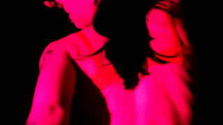 Страстный лесбийский секс в HD - Laruna и Mave в горячем порно видео