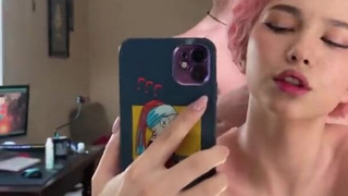 Lil Karina в домашнем порно – шедевр, снятый на телефон