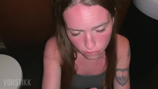 Страстный минет в кафе и жаркий секс дома – порно видео с развратной девушкой