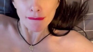 Страстный секс с обворожительной девушкой