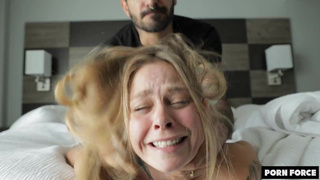 Порно ролик с агрессивным сексом и эмоциональной борьбой