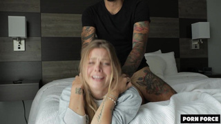 Порно ролик с агрессивным сексом и эмоциональной борьбой