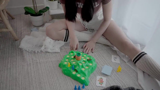 Секс видео азиатки мастурбирует раздевается страстно