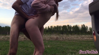 Горячее порно видео на свежем воздухе