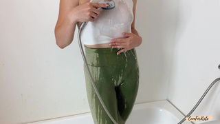 Смотреть онлайн секс в ванной - страсть и возбуждение