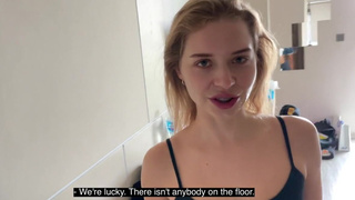 Сперма на лице: страстное порно видео с развратной девушкой