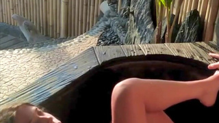 Молодая пара в горячем порно видео