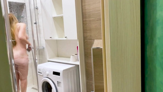 Смотреть онлайн: горячий инцест с мамой