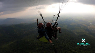 Экстремальный прыжок с инструктором и страстный сквирт