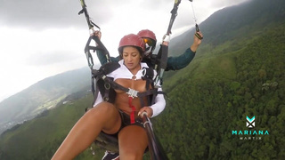 Экстремальный прыжок с инструктором и страстный сквирт