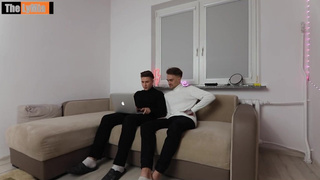 Секс видео с сюрпризом — сёстры решают кто больше