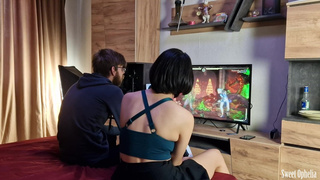 Девушка проиграла в Mortal Kombat и отрабатывает ставку: страстный минет и жесткий секс