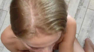 Порно онлайн: горячая минет и сперма на лице