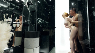 Секс в душе с Crystal White – смотреть онлайн