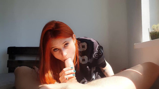 Жена сосет хуй во время звонка мужа - эксклюзивное порно