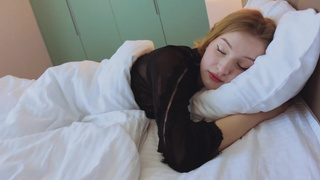 Домашнее видео с соблазнительной красоткой