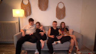 Секс с друзьями: неловкий момент или горячее видео?