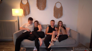 Секс с друзьями: неловкий момент или горячее видео?