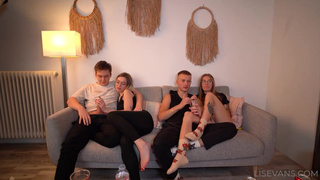 Секс с друзьями: неловкий момент или горячее видео?