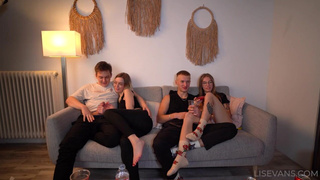 Секс с друзьями: неловкий момент или горячее видео?