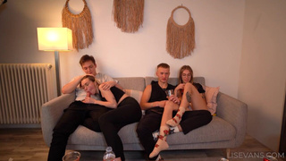 Секс с друзьями: неловкий момент или горячее видео?